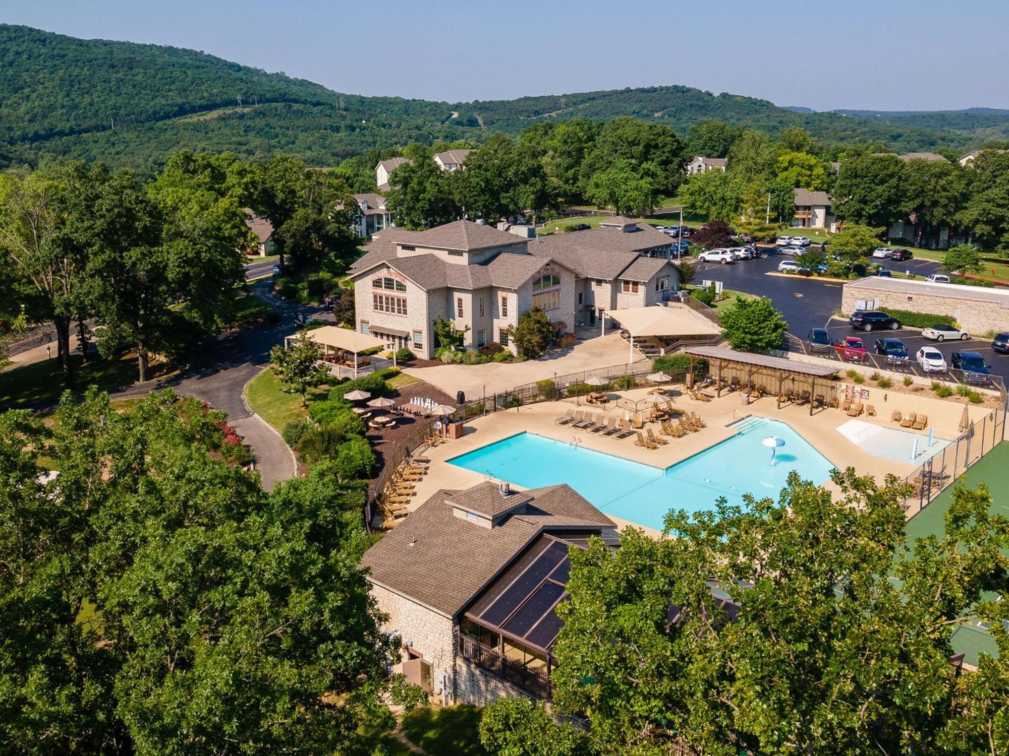 Elegant Lakeside Retreat In 브랜슨 외부 사진